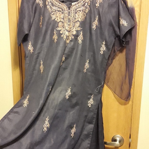 Benjabie/Idain_Pakstan Cultural Cloth 3 Pc. Size M - Picture 3 of 5